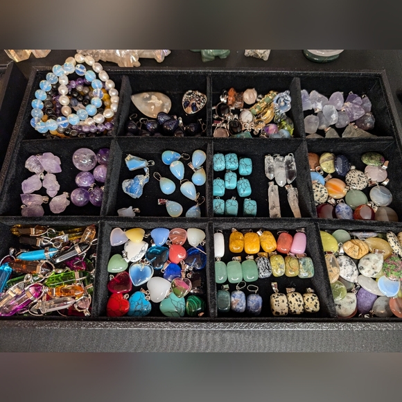 Crystals & Gemstones LIVE LISTING - Picture 7 of 8